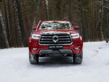 Great Wall Poer I، بيك أب بكابينة مزدوجة Arctic Trucks — منظر أمامي