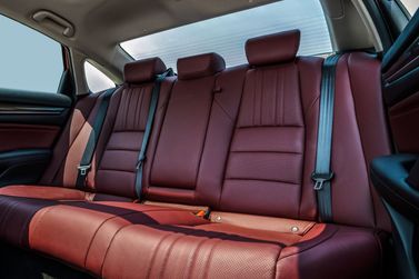 Honda Accord X Рестайлинг, Седан — задние сиденья