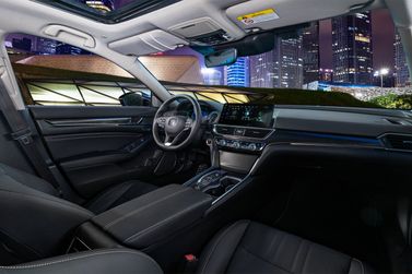 Honda Accord X Рестайлинг, Седан — место водителя