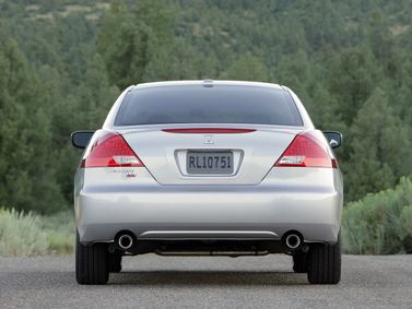 Honda Accord VII Рестайлинг, Купе — вид сзади