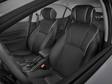 Honda City VII, Хэтчбек 5 дв. — передние сиденья