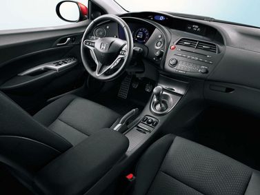 Honda Civic فيس ليفت الثامن، هاتشباك 5 أبواب — منطقة السائق