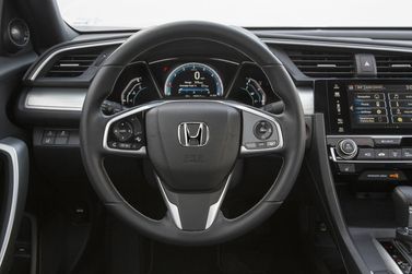 Honda Civic X, Купе — место водителя