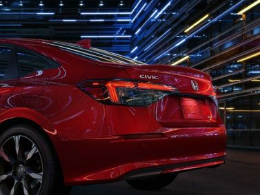 Honda Civic XI Рестайлинг, Седан — вид сзади в три четверти