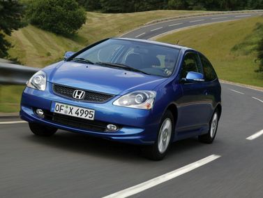 Honda Civic فيس ليفت السابع، هاتشباك 3 أبواب — منظر أمامي أيمن