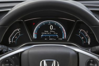 Honda Civic X, Купе — панель приборов