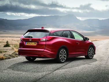 Honda Civic IX, Универсал 5 дв. — вид сзади справа