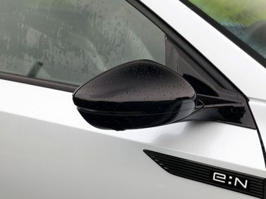 Honda e:NS2، دفع رباعي 5 أبواب — مرآة جانبية