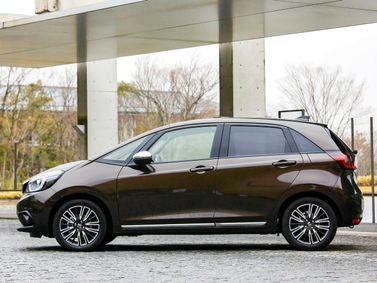 Honda Fit IV, Хэтчбек 5 дв. — вид слева