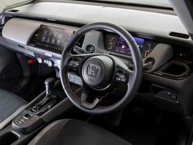 Honda Fit فيس ليفت IV، هاتشباك 5 أبواب RS — منطقة السائق