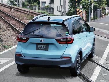 Honda Fit رابعاً، هاتشباك 5 أبواب Crosstar — منظر خلفي