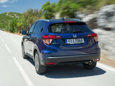 Honda HR-V II, Внедорожник 5 дв. — вид сзади слева