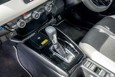 Honda HR-V III Рестайлинг, Внедорожник 5 дв. — центральная консоль
