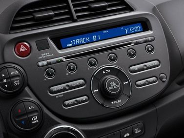 Honda Jazz II Рестайлинг, Хэтчбек 5 дв. — центральная консоль