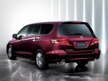 Honda Odyssey IV, Компактвэн — вид сзади слева