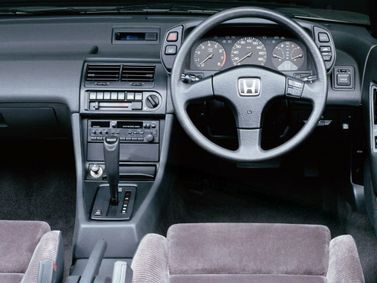 Honda Prelude ثالثاً، كوبيه — لوحة القيادة