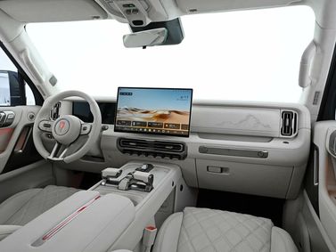 Hongqi G919, Внедорожник 5 дв. — место водителя