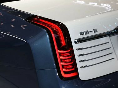 Hongqi L5 II, Лимузин — задний фонарь