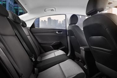 Hyundai Accent V (HC) Рестайлинг, Седан — задние сиденья