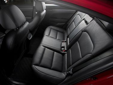 Hyundai Avante VI, Седан — задние сиденья