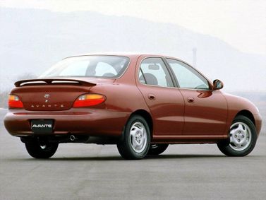 Hyundai Avante II, Седан — вид сзади справа