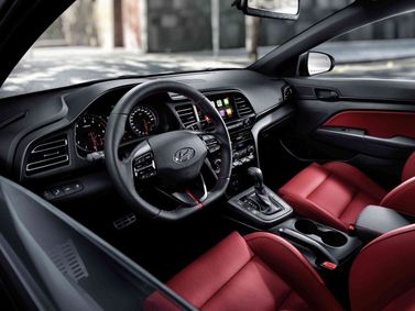 Hyundai Avante VI Рестайлинг, Седан — место водителя