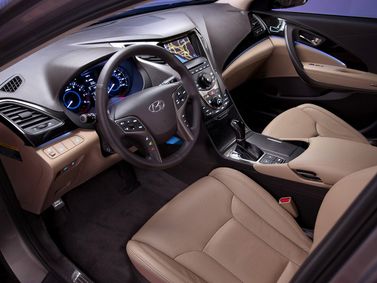 Hyundai Azera ثانياً، سيدان — منطقة السائق