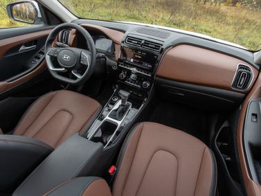 Hyundai Creta ثانياً، دفع رباعي 5 أبواب — منطقة السائق