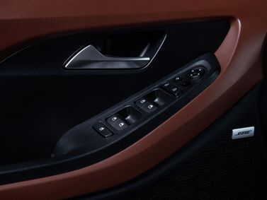 Hyundai Creta ثانياً، دفع رباعي 5 أبواب — تفصيل داخلي