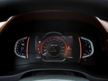 Hyundai Creta ثانياً، دفع رباعي 5 أبواب — لوحة العدادات