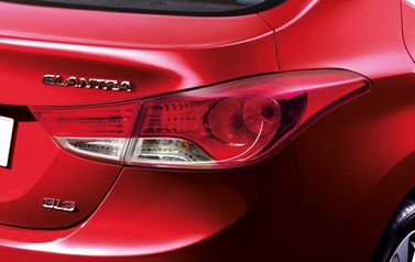 Hyundai Elantra ف (دكتوراه في الطب)، سيدان — الجزء الخلفي من السيارة عن قرب