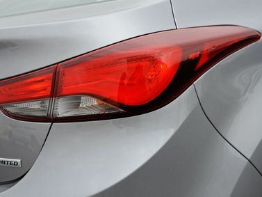 Hyundai Elantra عملية فيس ليفت V (MD)، سيدان — المصباح الخلفي