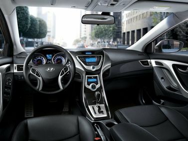 Hyundai Elantra عملية فيس ليفت V (MD)، سيدان — لوحة القيادة