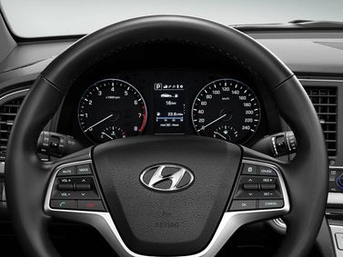 Hyundai Elantra السادس (ميلادي)، سيدان — عجلة القيادة