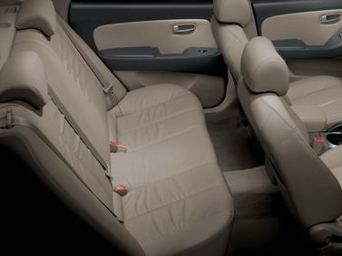 Hyundai Elantra IV (عالي الدقة)، سيدان — المقاعد الخلفية
