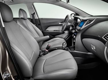 Hyundai HB20 I Рестайлинг, Седан — передние сиденья