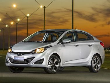 Hyundai HB20 I, Седан — вид спереди слева