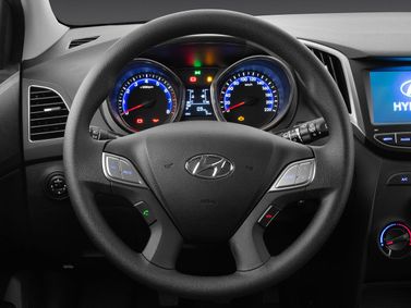 Hyundai HB20 I, Хэтчбек 5 дв. X — панель приборов