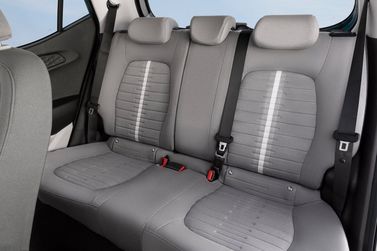 Hyundai i10 ثالثاً، هاتشباك 5 أبواب — المقاعد الخلفية