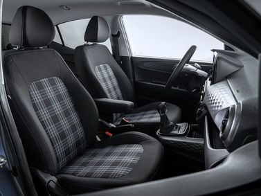 Hyundai i10 III Рестайлинг, Хэтчбек 5 дв. — передние сиденья
