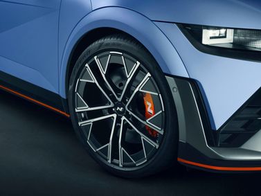Hyundai IONIQ 5 N، دفع رباعي 5 أبواب — جنط العجلة