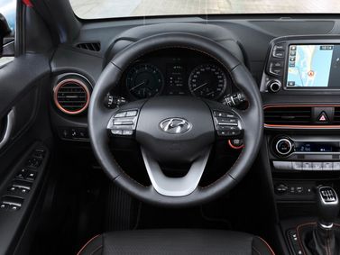 Hyundai Kona I، دفع رباعي 5 أبواب — منطقة السائق