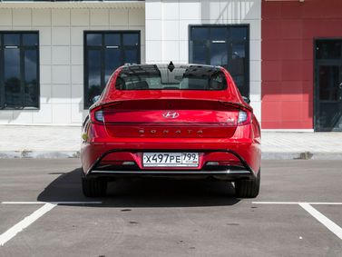 Hyundai Sonata VIII (DN8), Седан — вид сзади