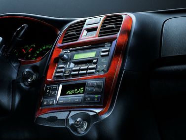 Hyundai Sonata عملية فيس ليفت IV (EF)، سيدان — الكونسول الوسطي