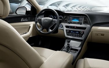 Hyundai Sonata سابعاً (LF)، سيدان — منطقة السائق