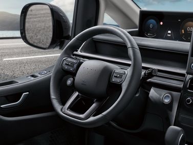 Hyundai Staria I عملية شد الوجه، ميني فان — عجلة القيادة