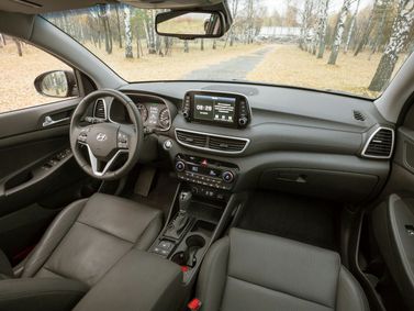 Hyundai Tucson III (TL) Рестайлинг, Внедорожник 5 дв. — передняя панель