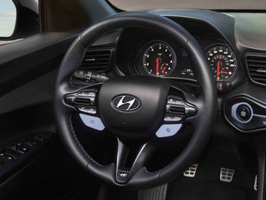Hyundai Veloster II, Хэтчбек 4 дв. — рулевое колесо