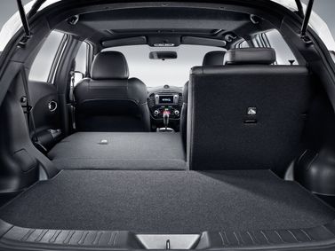 Infiniti ESQ، دفع رباعي 5 أبواب — حجرة الأمتعة