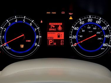Infiniti EX ط (J50)، دفع رباعي 5 أبواب — لوحة العدادات